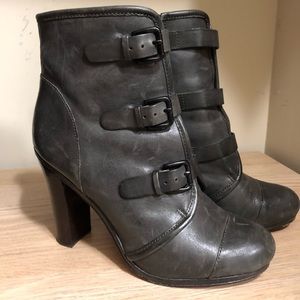 PLENTI grey booties
